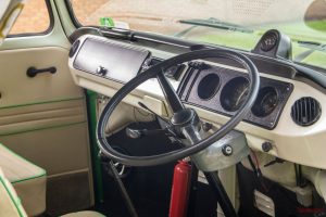 stuur-volskwagen-oldtimer-busje
