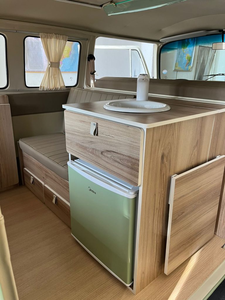 interieur-volkswagen-oldtimer-busjes